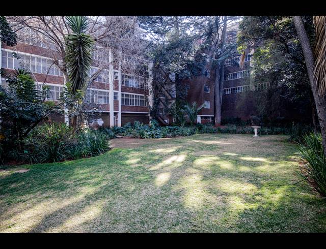 3 BEDROOM APARTMENT TO LET IN PARKTOWN